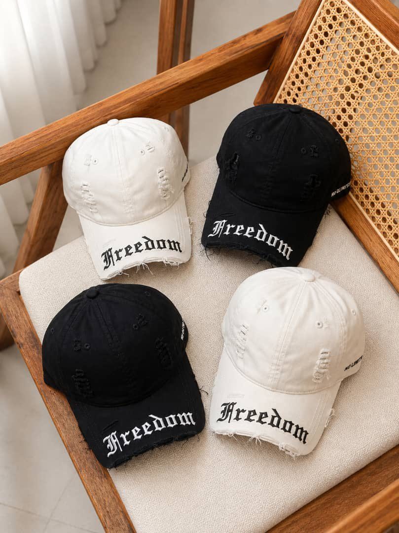 DESIGNERS SHORT CAPS
