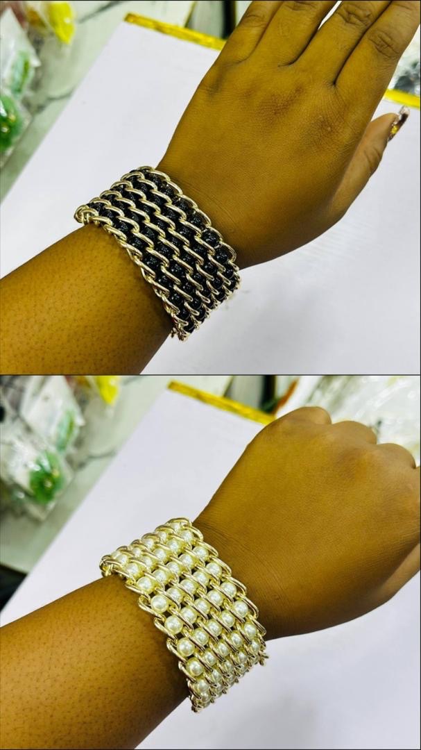 Fashion pearl bracelet