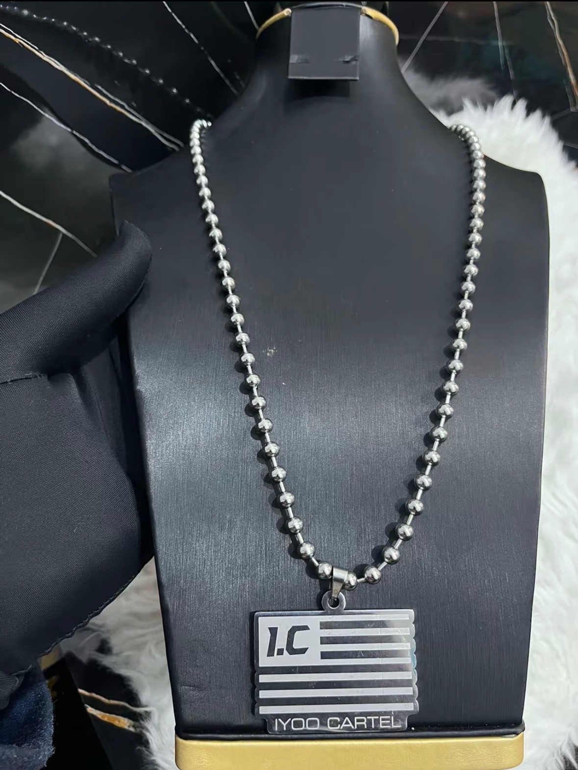 Iyoo cartel chain