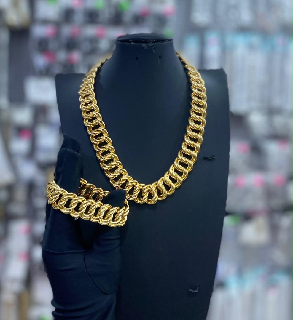Cuban necklace with bracelet