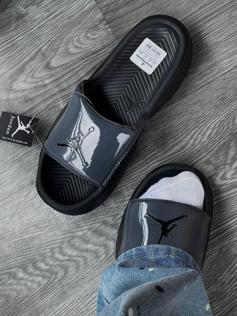 Jordan slipper